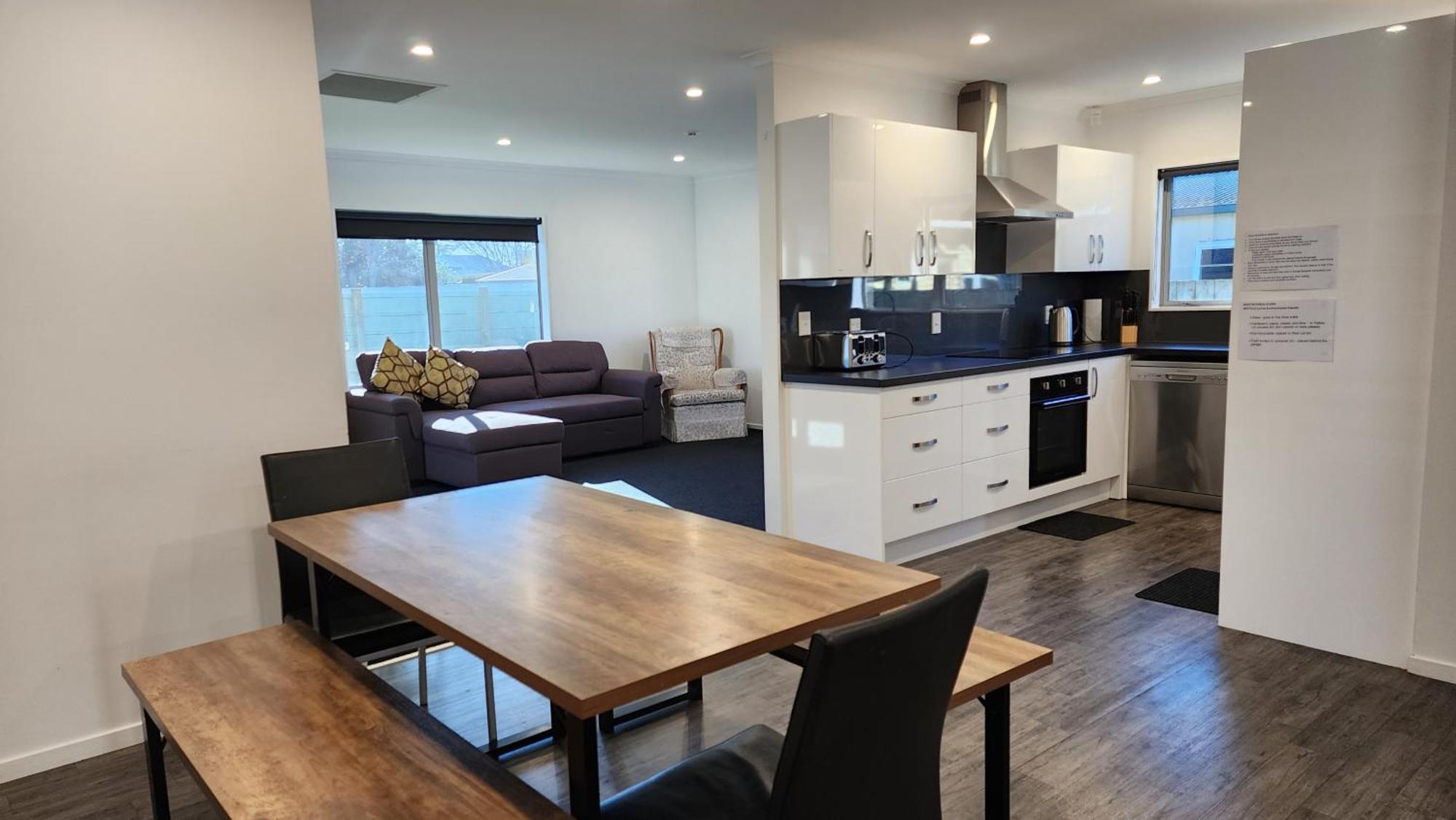 Oaktree Entire Holiday Home, Sleeps 8 To12 Rotorua Bagian luar foto