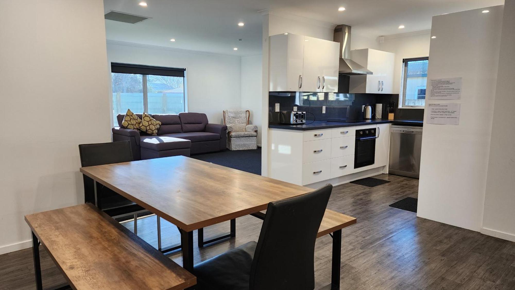 Oaktree Entire Holiday Home, Sleeps 8 To12 Rotorua Bagian luar foto
