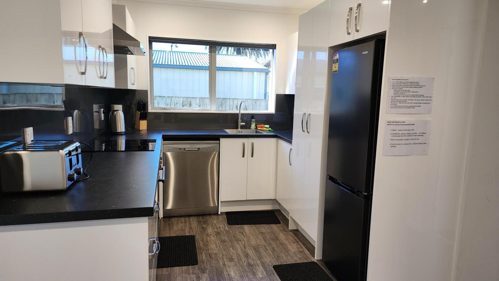 Oaktree Entire Holiday Home, Sleeps 8 To12 Rotorua Bagian luar foto