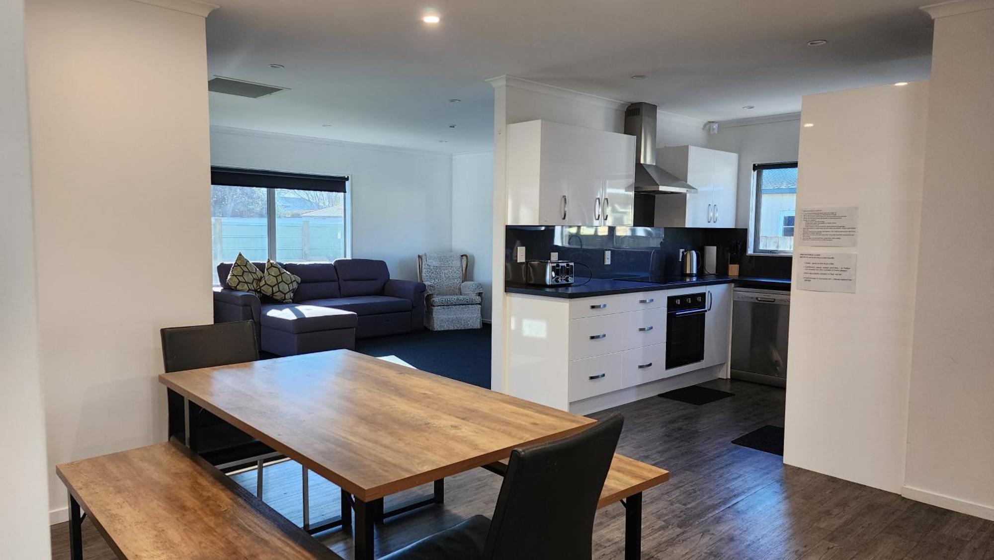 Oaktree Entire Holiday Home, Sleeps 8 To12 Rotorua Bagian luar foto