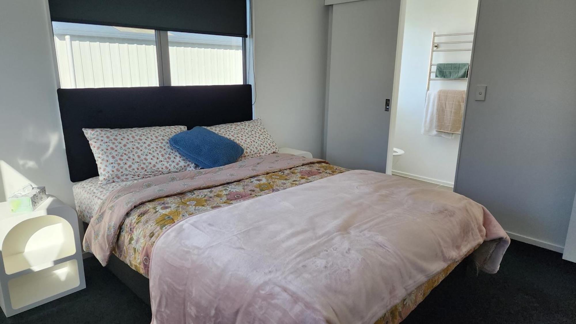 Oaktree Entire Holiday Home, Sleeps 8 To12 Rotorua Bagian luar foto